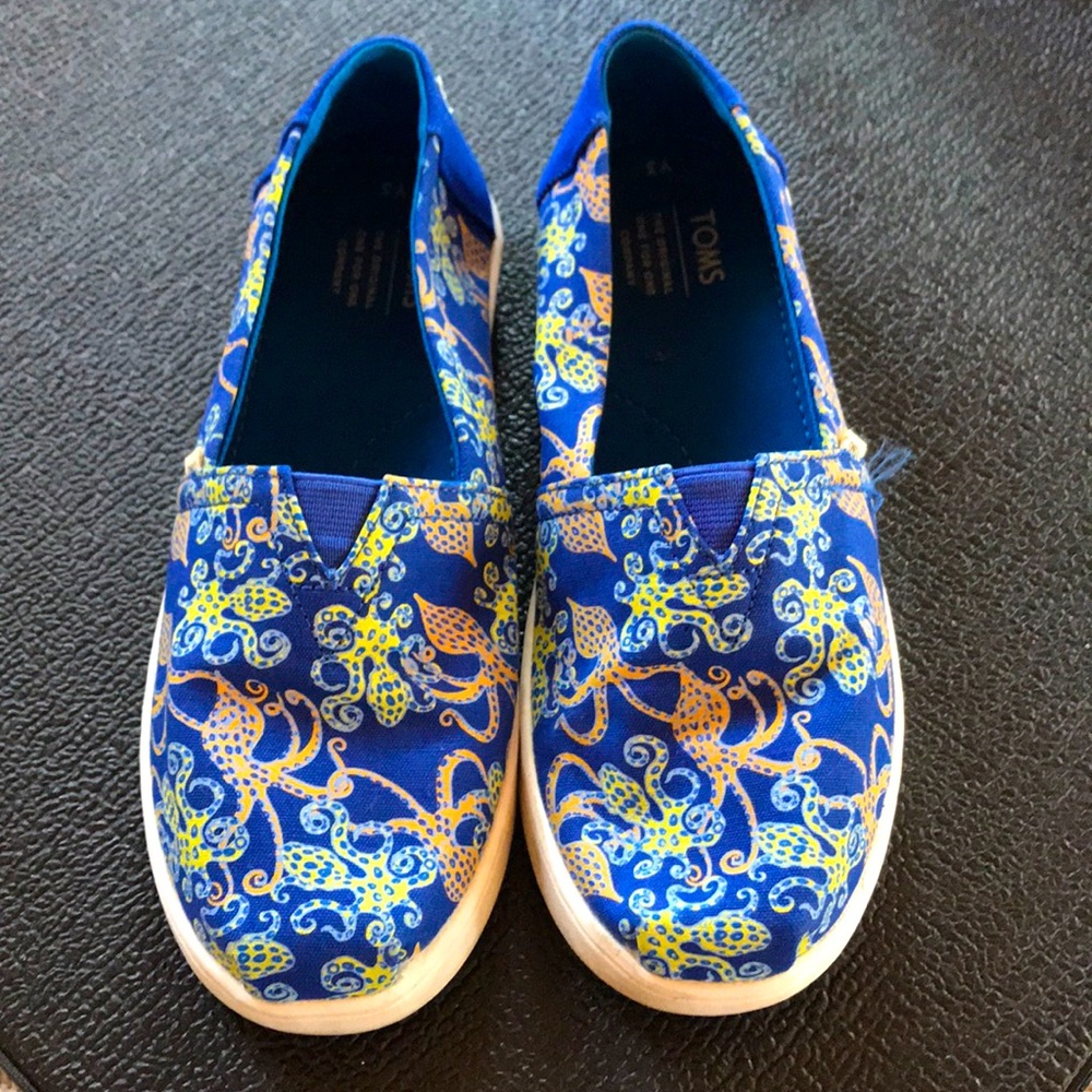 Toms glow in the dark octopus print shoes